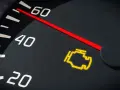 Spia gialla del motore accesa sul cruscotto. È ora di far controllare motore.