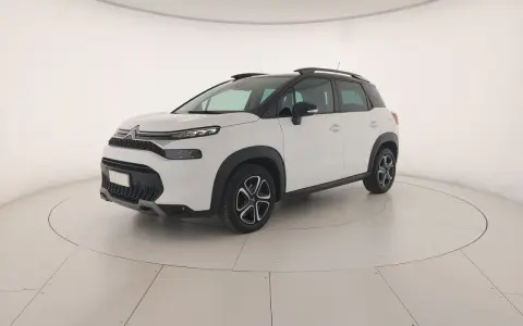 Citroën C3 Aircross bianca, scopri ogni quanto fare il tagliando per mantenerla al top.