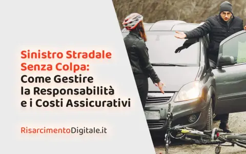 Incidente stradale: gestione della responsabilità civile autoveicoli e costi assicurativi. Due persone discutono vicino a un'auto e una bicicletta rovesciata.