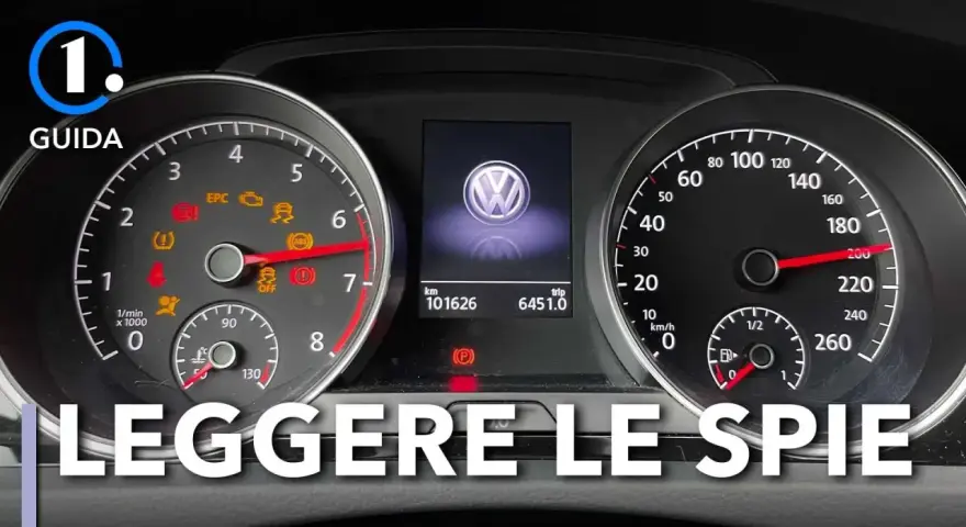 Cruscotto auto con spie accese, tra cui EPC e ABS. Il testo "LEGGIERE LE SPIE" suggerisce di interpretare ogni spia rubinetto macchina.