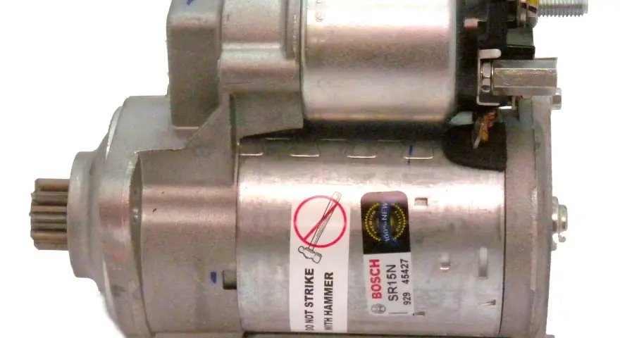 Motorino di avviamento Bosch SR15N, nuovo e pronto per l'installazione. Attenzione: non colpire con martello.