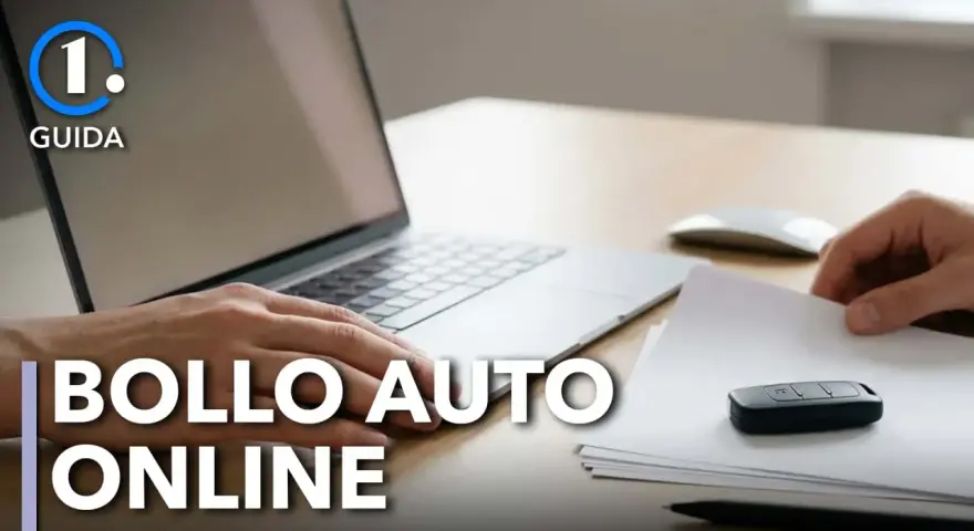 Guida per capire come verificare scadenza bollo auto con targa. Chiave dell'auto su fogli, laptop e mouse.